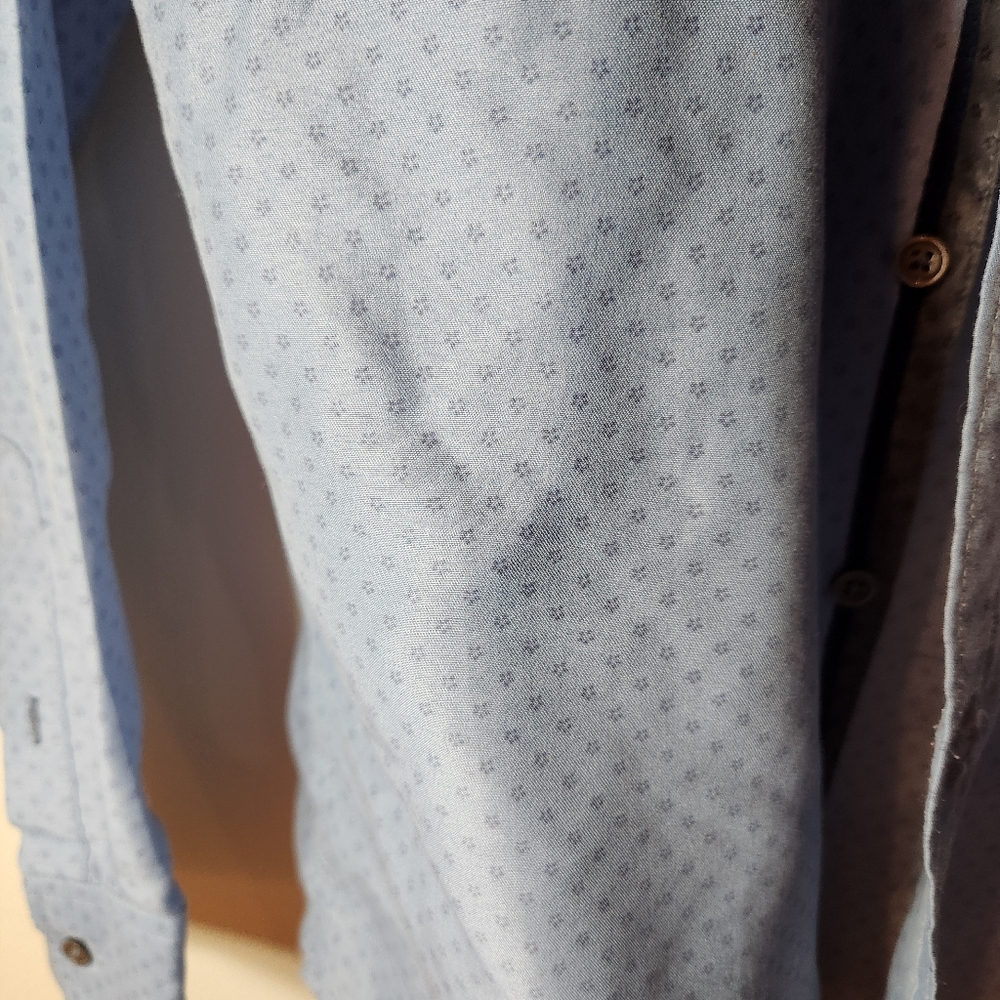 Men's medium patterned Blue Button-Up Shirt‎ - Picture 3 of 13